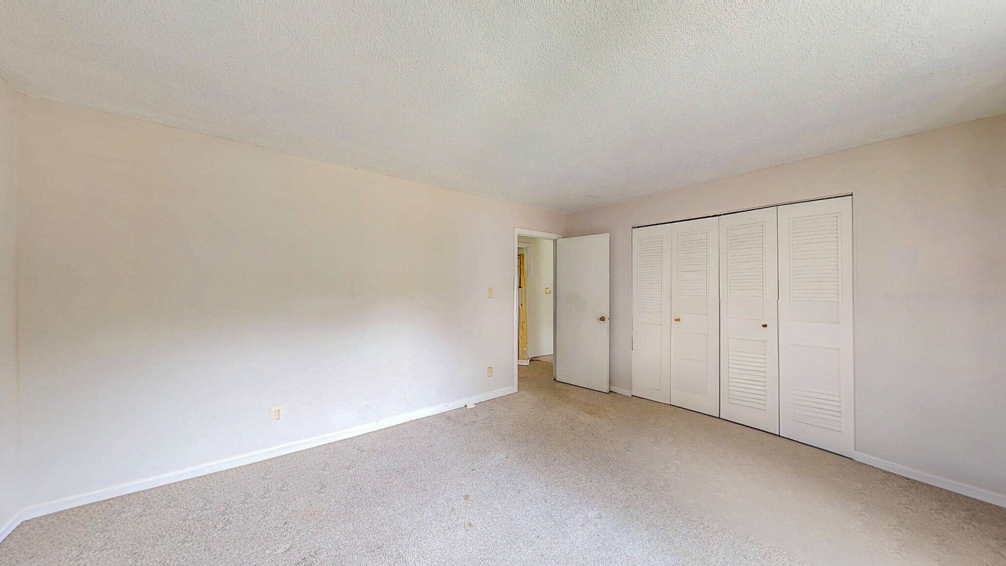 Building Photo - 114 Oak Ln