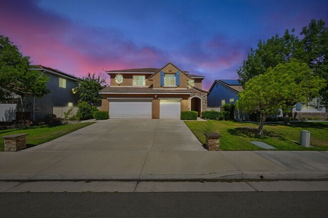 Primary Photo - 44416 Nighthawk Pass