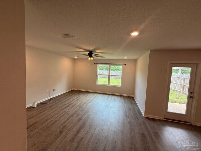 Building Photo - 1933 High Rdg Ct