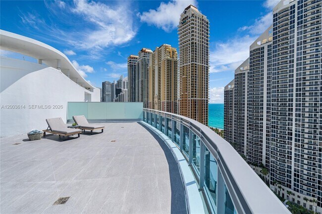 Building Photo - 17550 Collins Ave