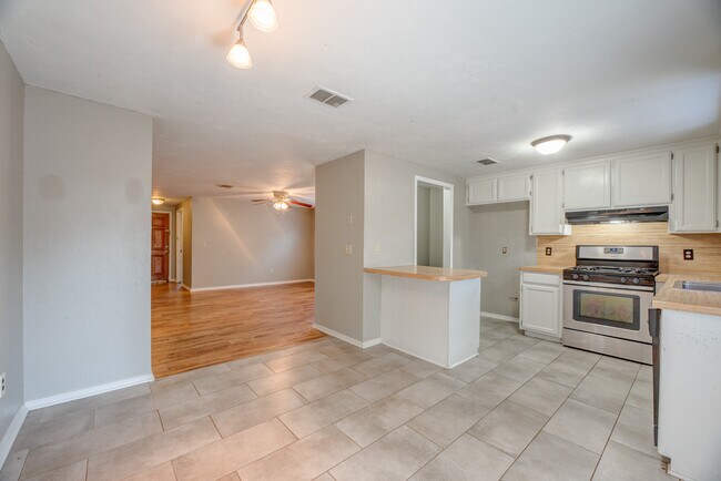 Building Photo - 12500 SW 2nd St