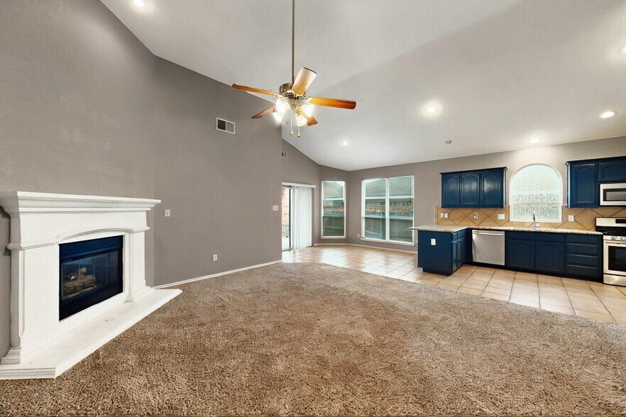 Building Photo - 9533 Willow Branch Way