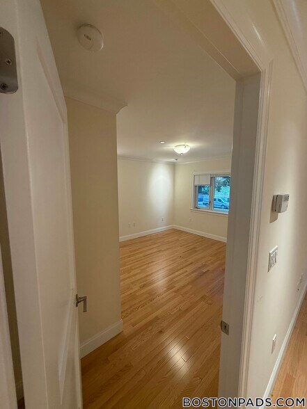 Building Photo - 1443 Beacon St