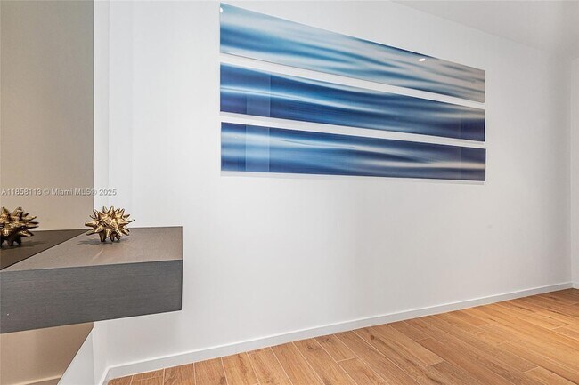 Building Photo - 398 NE 5th St