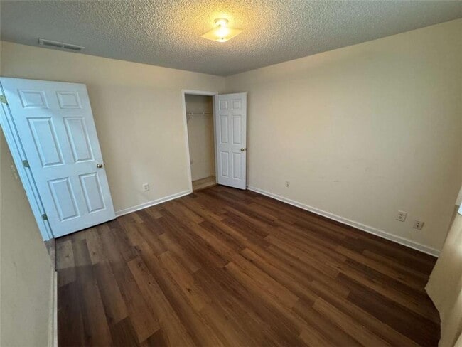 Building Photo - 870 Ashland Park Way SE