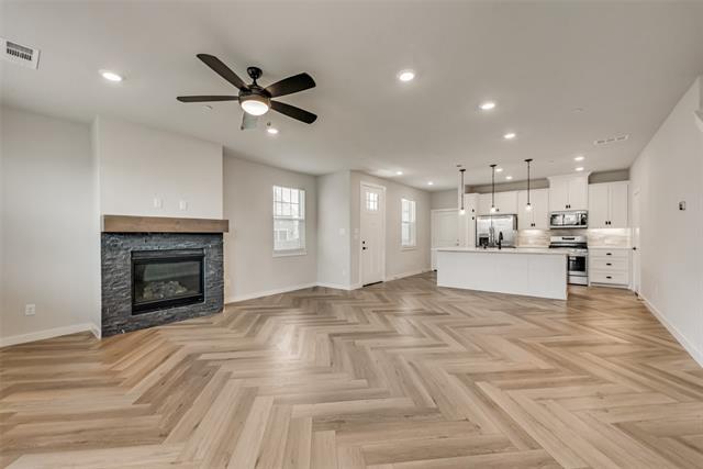 Building Photo - 617 Springwell Pkwy