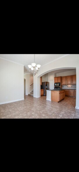Building Photo - 8002 Stoneyway Dr
