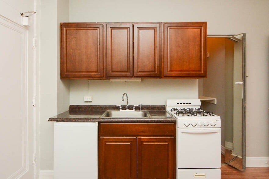 Building Photo - 3832 N Fremont St