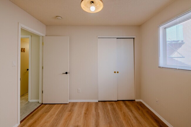 Building Photo - 4031 Cresta Park Ave NW