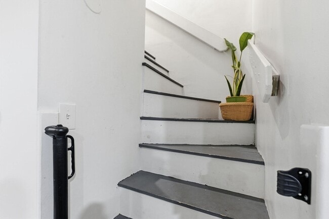 Building Photo - 14 Mt Pleasant St