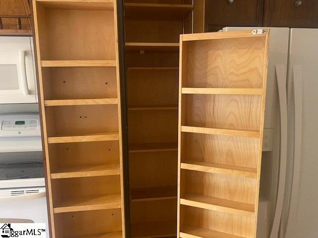 Building Photo - 803 Edwards Rd