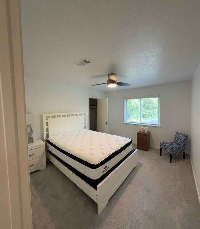 Building Photo - 2722 Springstone Dr
