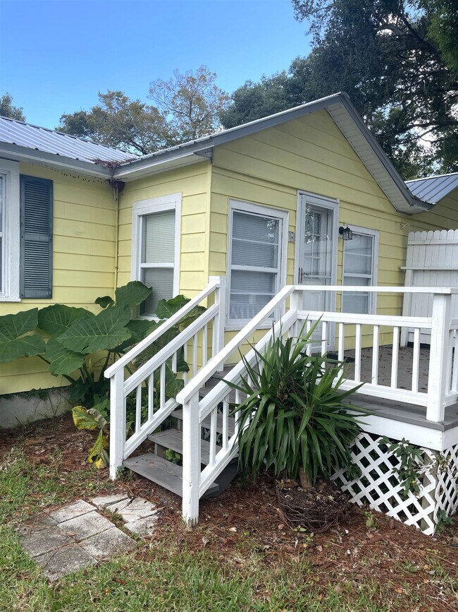 Building Photo - 4588 First Ave