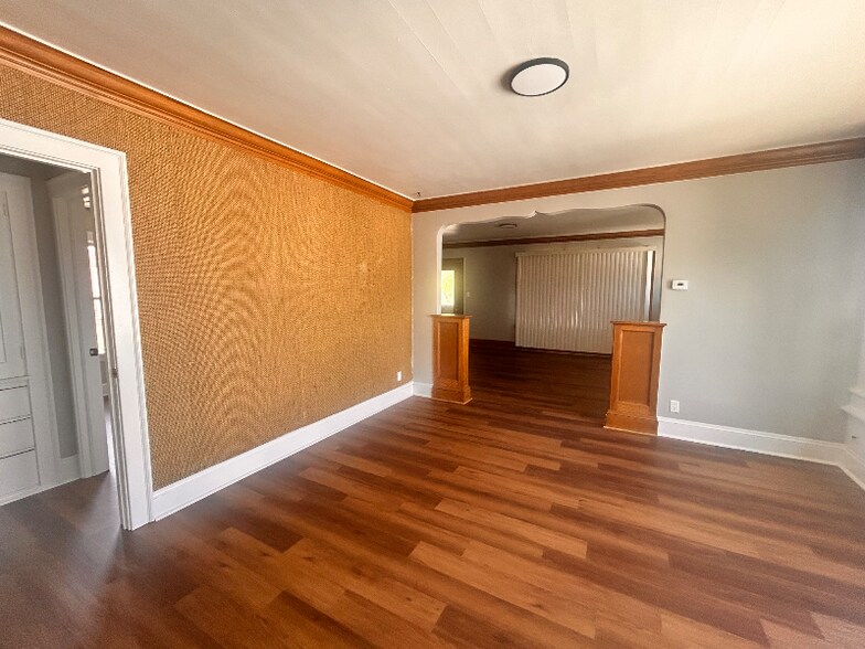 Building Photo - 10108 Park Heights Ave