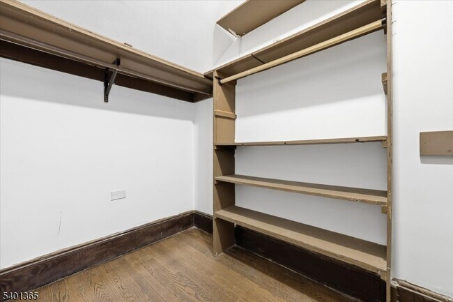 Building Photo - 274 Crawford Terrace