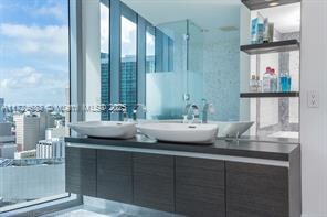 Building Photo - 200 Biscayne Boulevard Way
