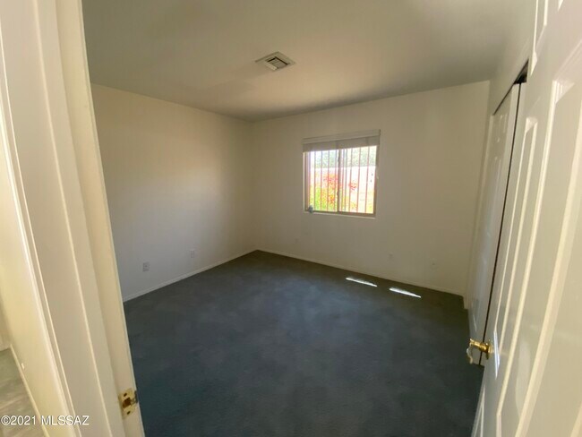 Building Photo - 3911 N Vine Tree Pl