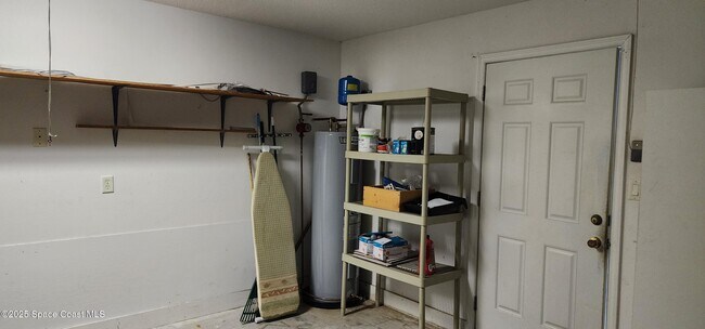 Building Photo - 111 Adams Ave