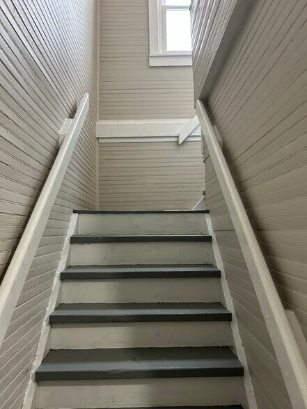 Building Photo - 401 Hannibal St