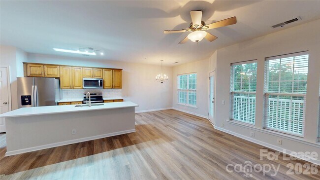 Building Photo - 14648 Via Sorrento Dr