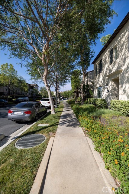 Building Photo - 862 Terrace Ln W