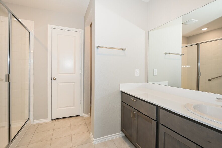 Building Photo - 2618 Saldana Dr
