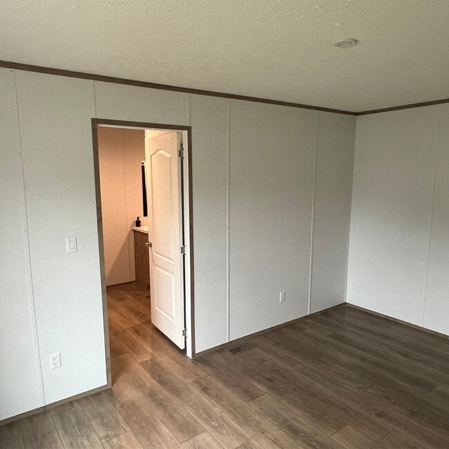 Building Photo - 16800 Jessica Rd