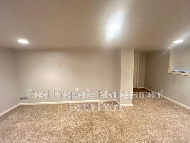 Building Photo - 2301 Echo Hills Cir NE
