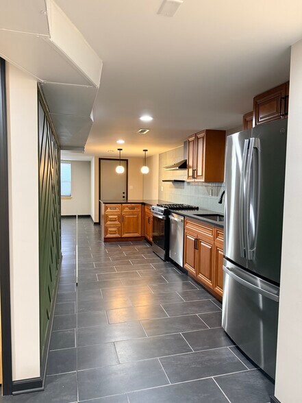 Building Photo - 2050 W Cullerton St