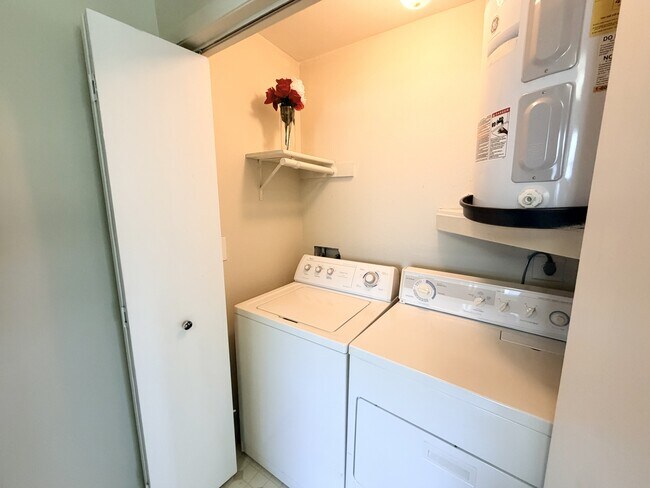 Building Photo - 4007 NW 87th Ave