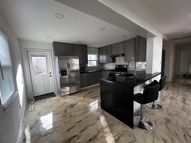 Building Photo - 6703 Cimarron St