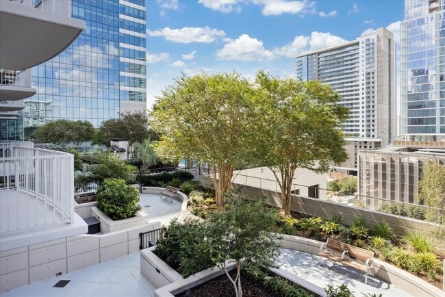 Building Photo - 360 Nueces St