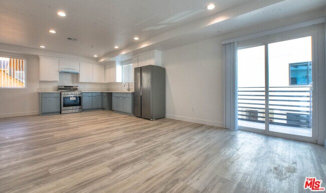 Building Photo - 4308 Normandie Ave