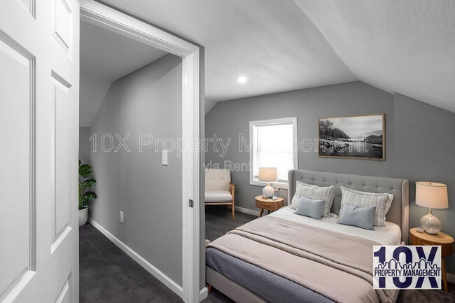 Building Photo - 2767 Hiawatha St