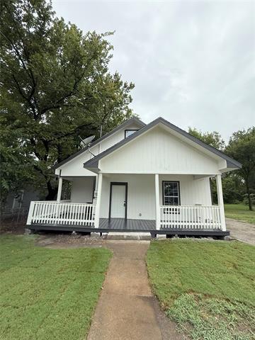 Primary Photo - 323 W Cherry St