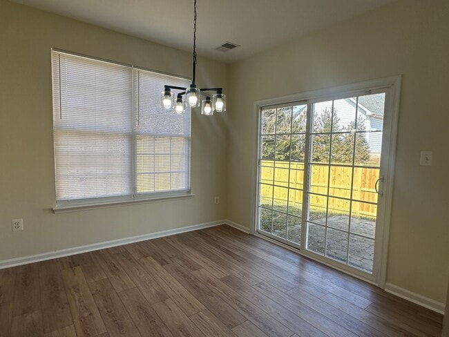 Building Photo - 126 Shumard Ct