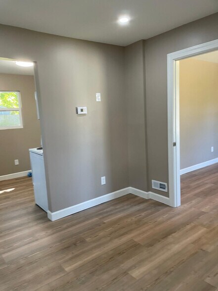 Building Photo - 1615 Lawton Ave