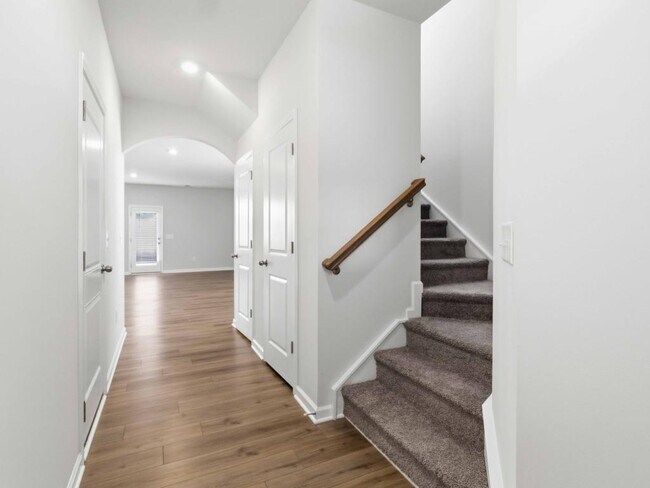 Building Photo - 211 Stellate Pl