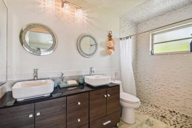 Building Photo - 5058 Ackley Terrace