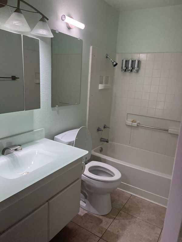 Building Photo - 28098 Lemonwood Dr