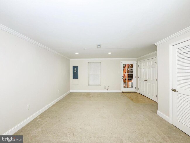 Building Photo - 12912 Marlton Center Dr