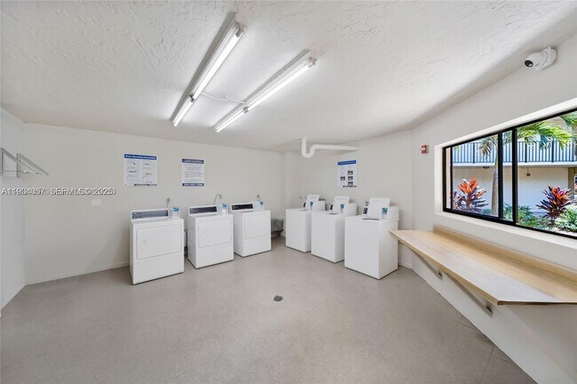 Building Photo - 8005 SW 107th Ave