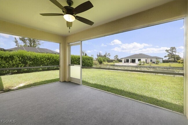 Building Photo - 1529 SW 15th Pl