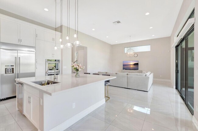 Building Photo - 16317 Cabernet Dr