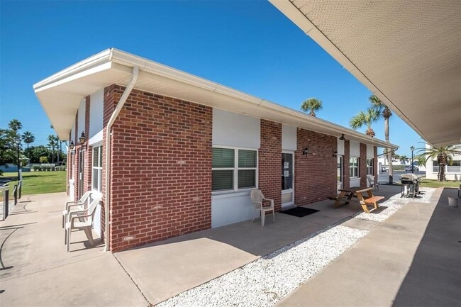 Building Photo - 5575 Gulf Blvd