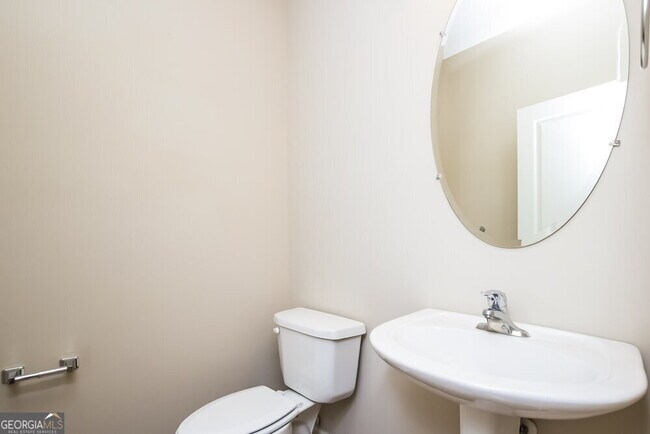 Building Photo - 3404 Silver Stream Way NW