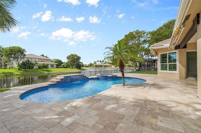 Building Photo - 11012 NW 70th Ct