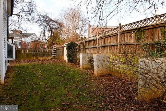 Building Photo - 9325 Long Branch Pkwy