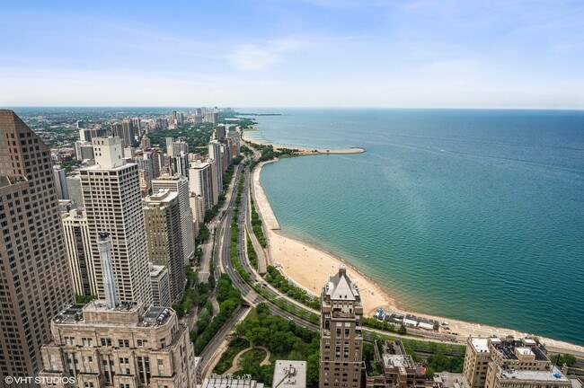 Building Photo - 175 E Delaware Pl