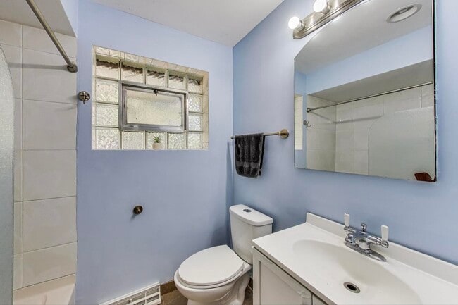 Building Photo - 135 E 55th St